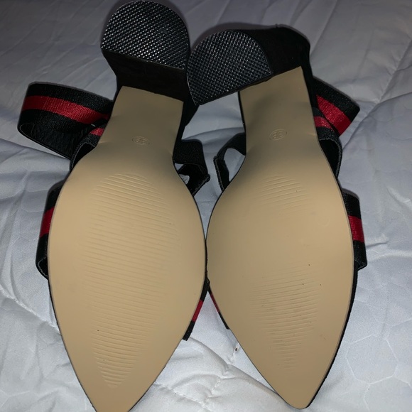 Black & red high heel shoe - Picture 4 of 4
